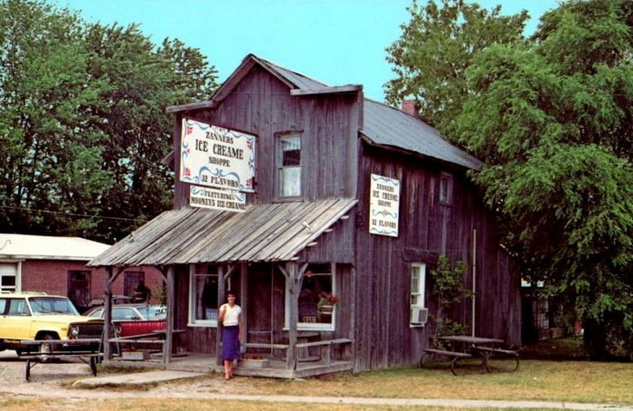 Zanners Ice Cream Shoppe - Vintage Postcard (newer photo)